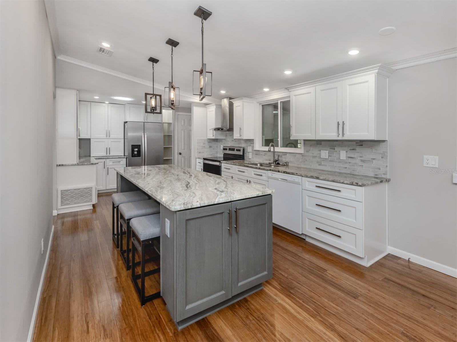 379 HARBOR ISLES DR, NORTH PORT, FL, 34287