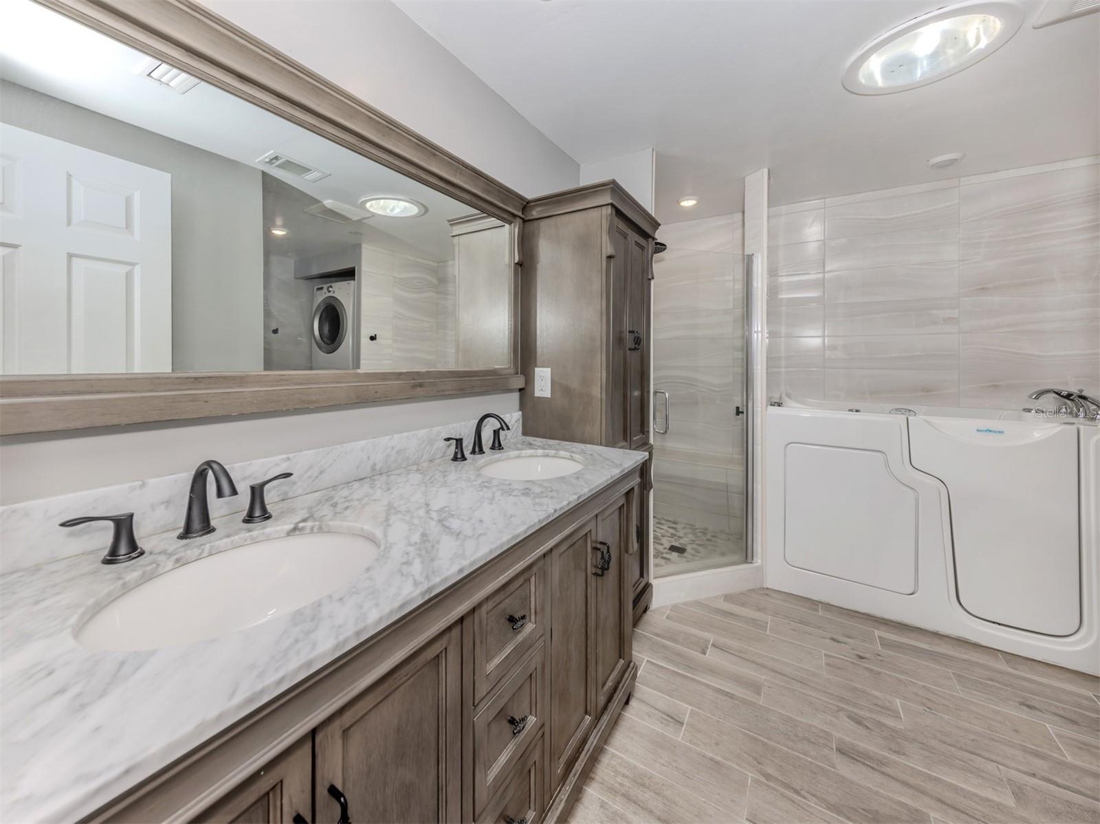 379 HARBOR ISLES DR, NORTH PORT, FL, 34287