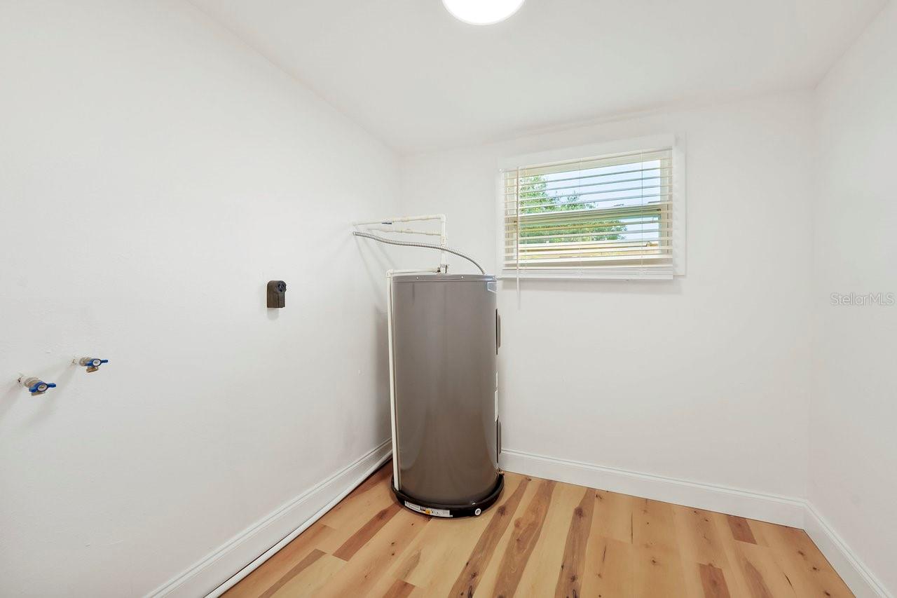 7607 LAVENDER LN, TAMPA, FL, 33619