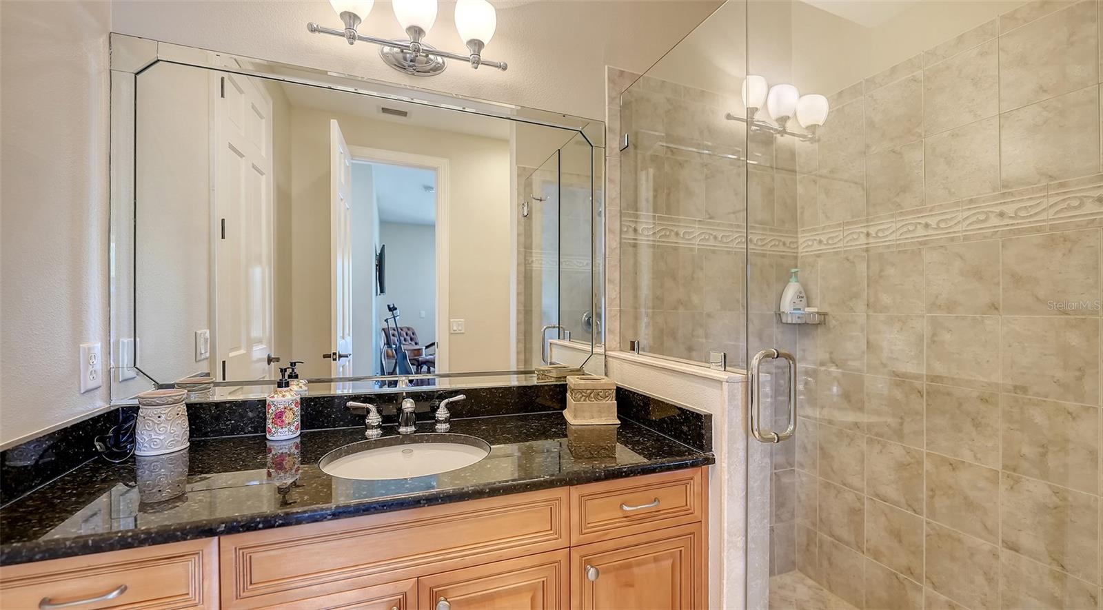 A4648878 Property Photo