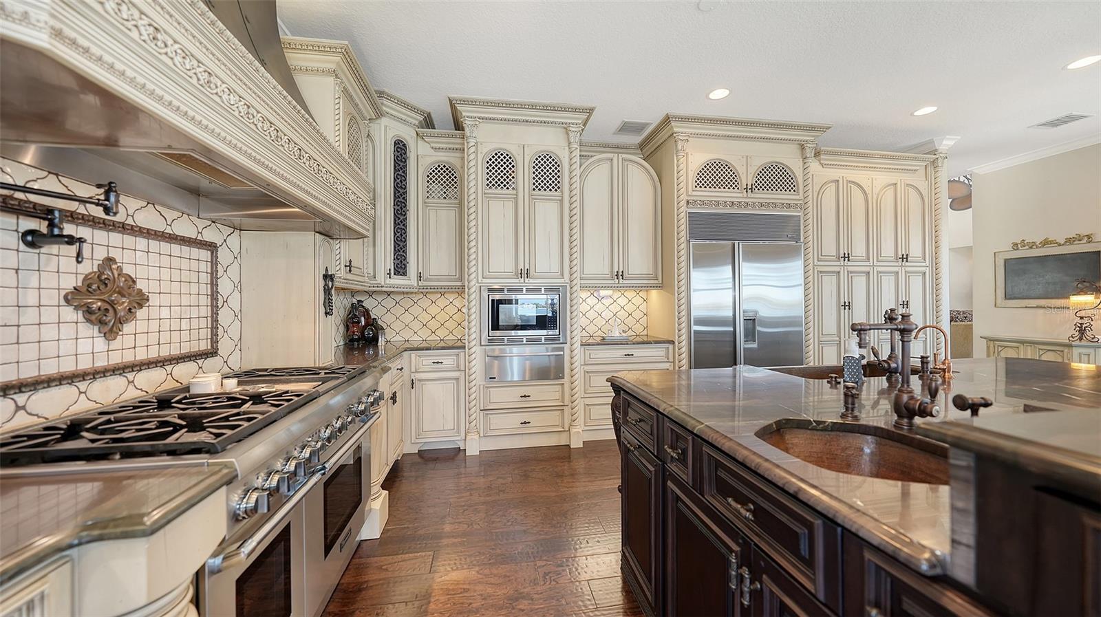 A4648878 Property Photo