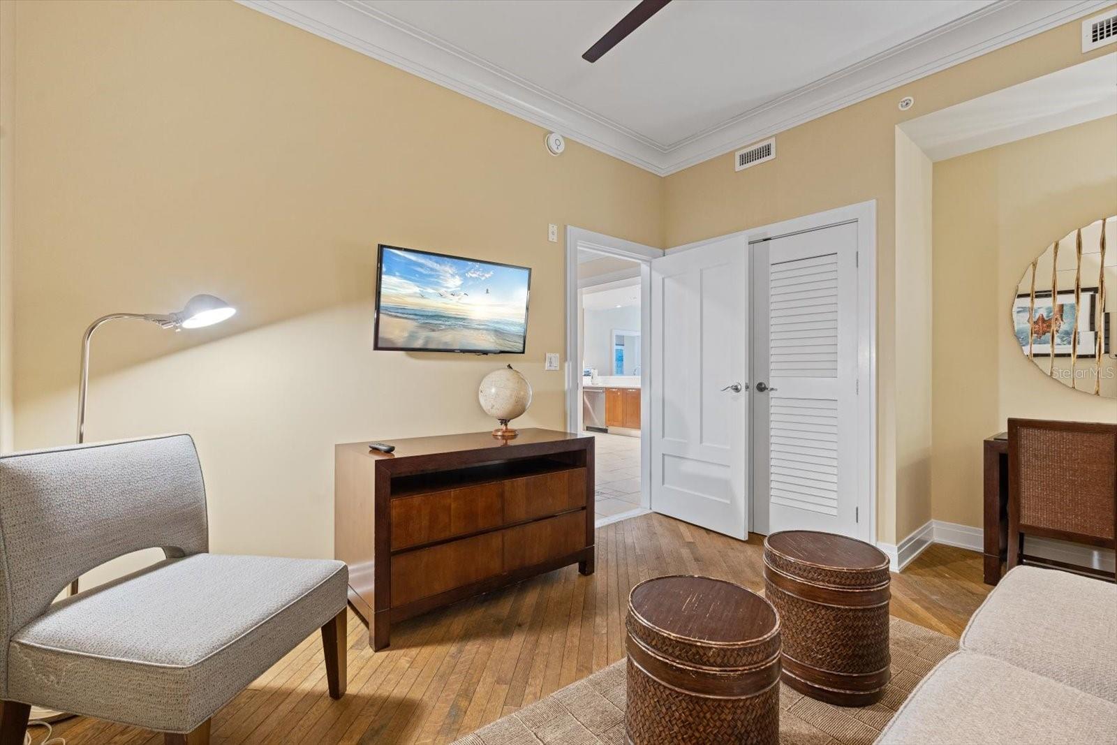 915 SEASIDE DR #405, WEEKS 22-23, SARASOTA, FL, 34242