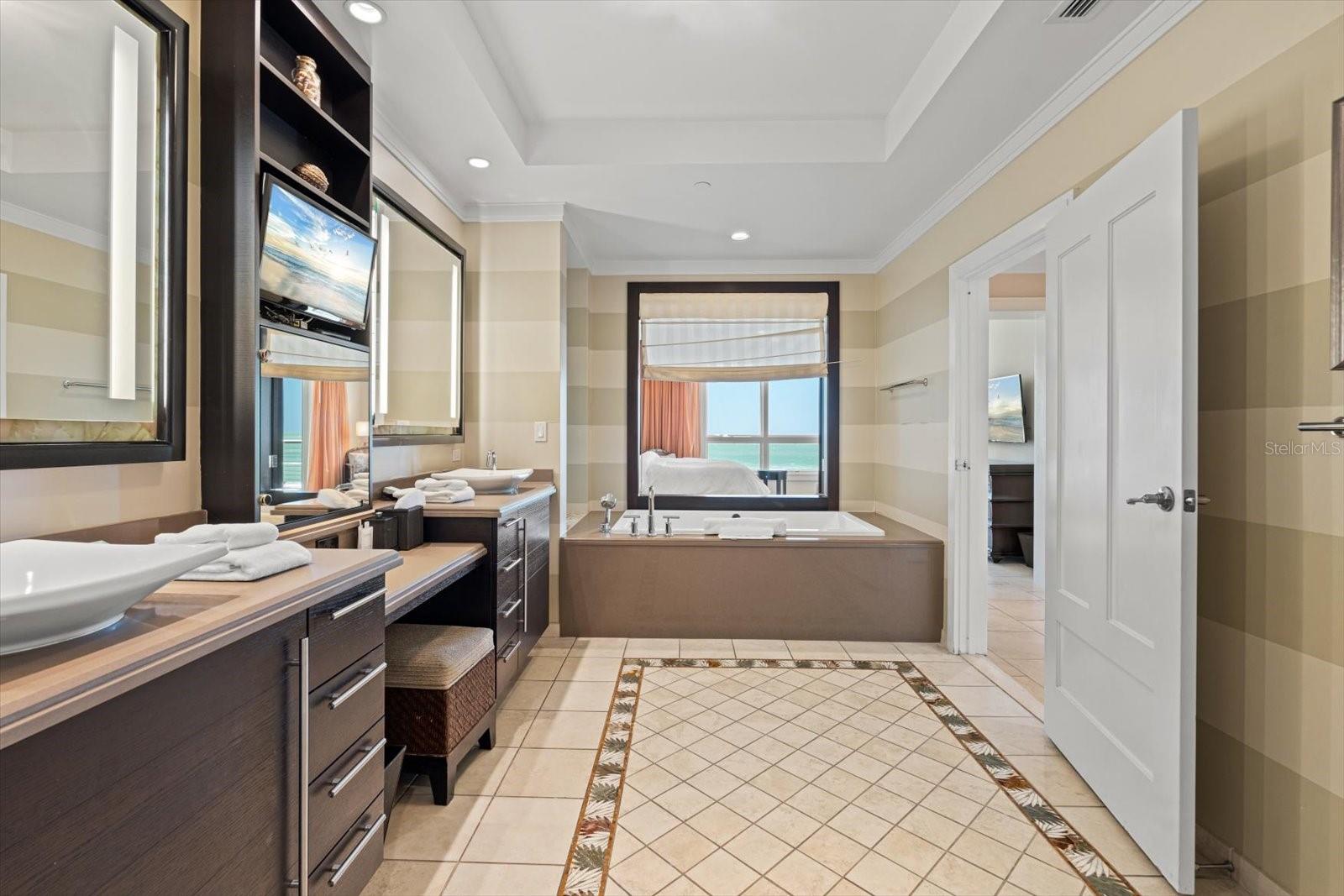 915 SEASIDE DR #405, WEEKS 22-23, SARASOTA, FL, 34242