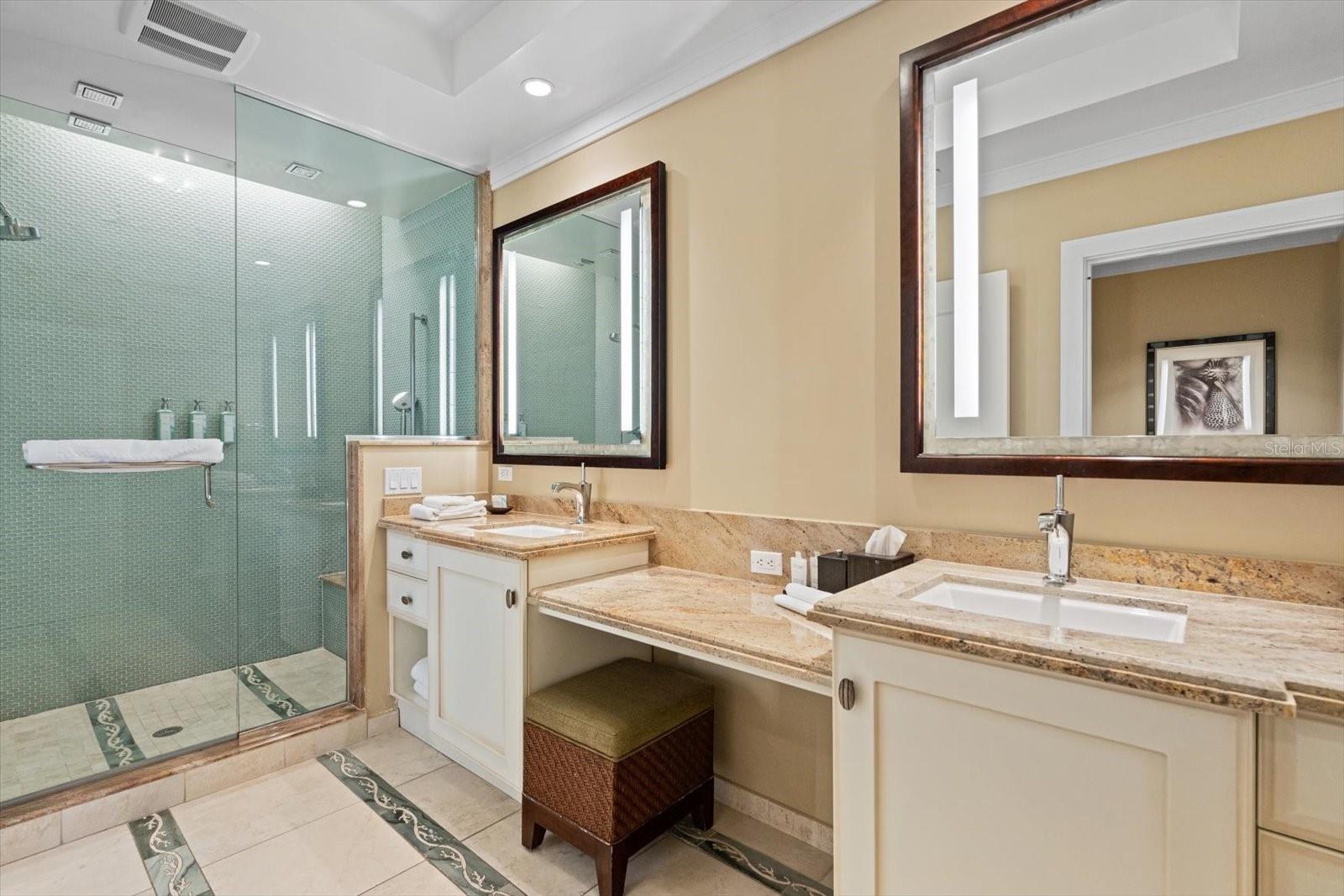 915 SEASIDE DR #405, WEEKS 22-23, SARASOTA, FL, 34242