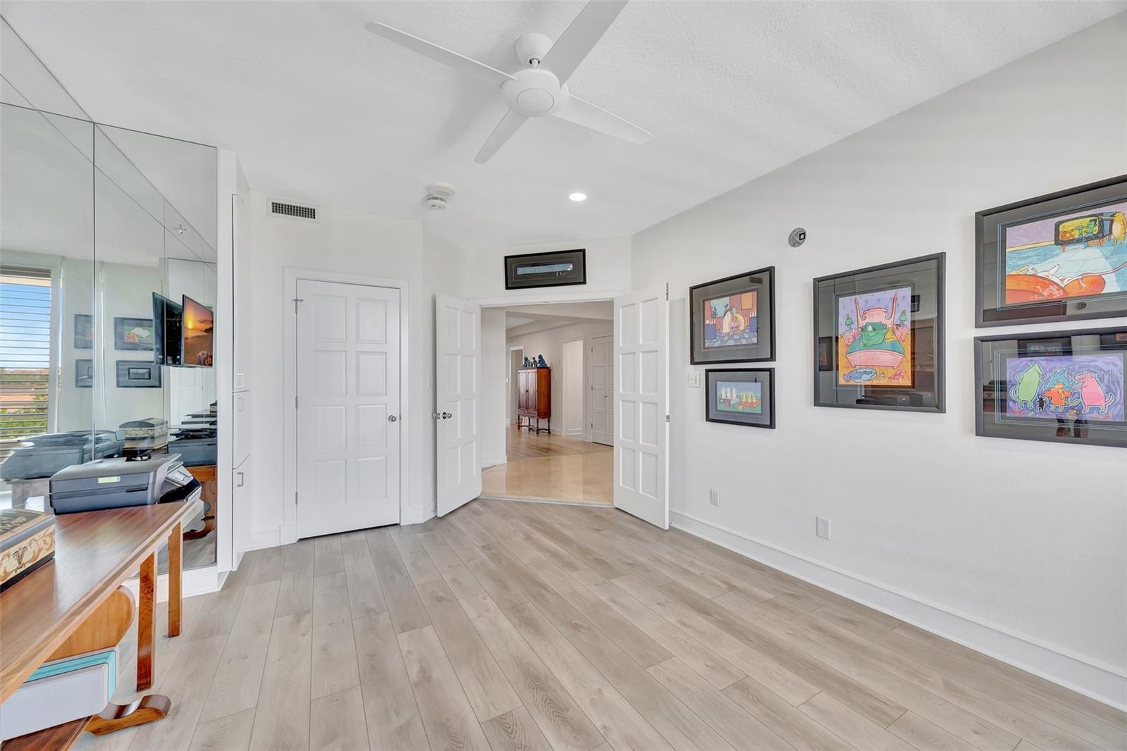 2450 HARBOURSIDE DR #233, LONGBOAT KEY, FL, 34228