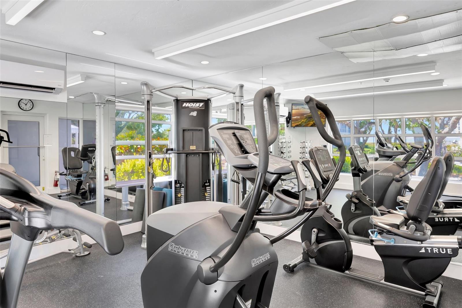 2450 HARBOURSIDE DR #233, LONGBOAT KEY, FL, 34228