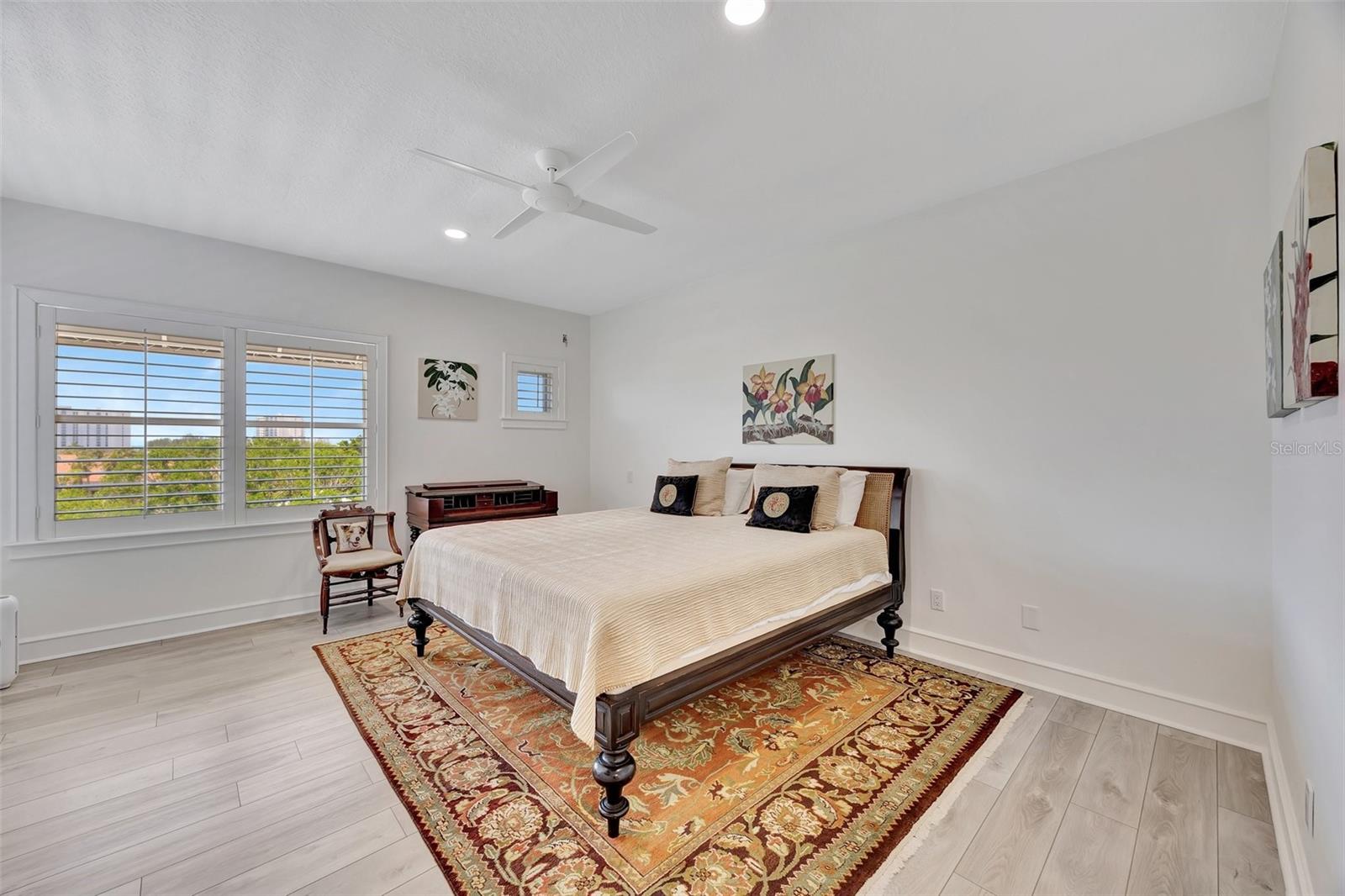 2450 HARBOURSIDE DR #233, LONGBOAT KEY, FL, 34228