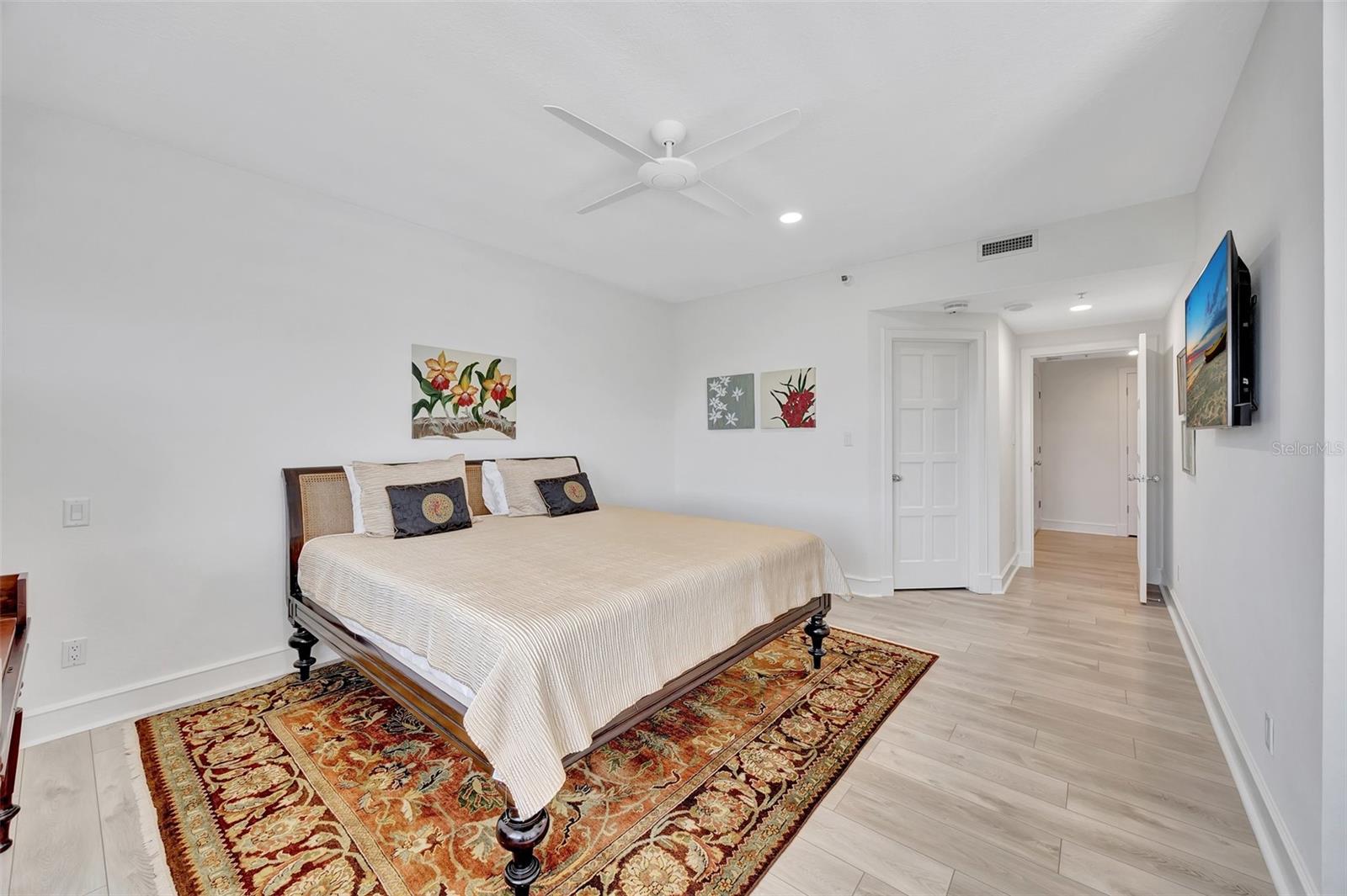 2450 HARBOURSIDE DR #233, LONGBOAT KEY, FL, 34228