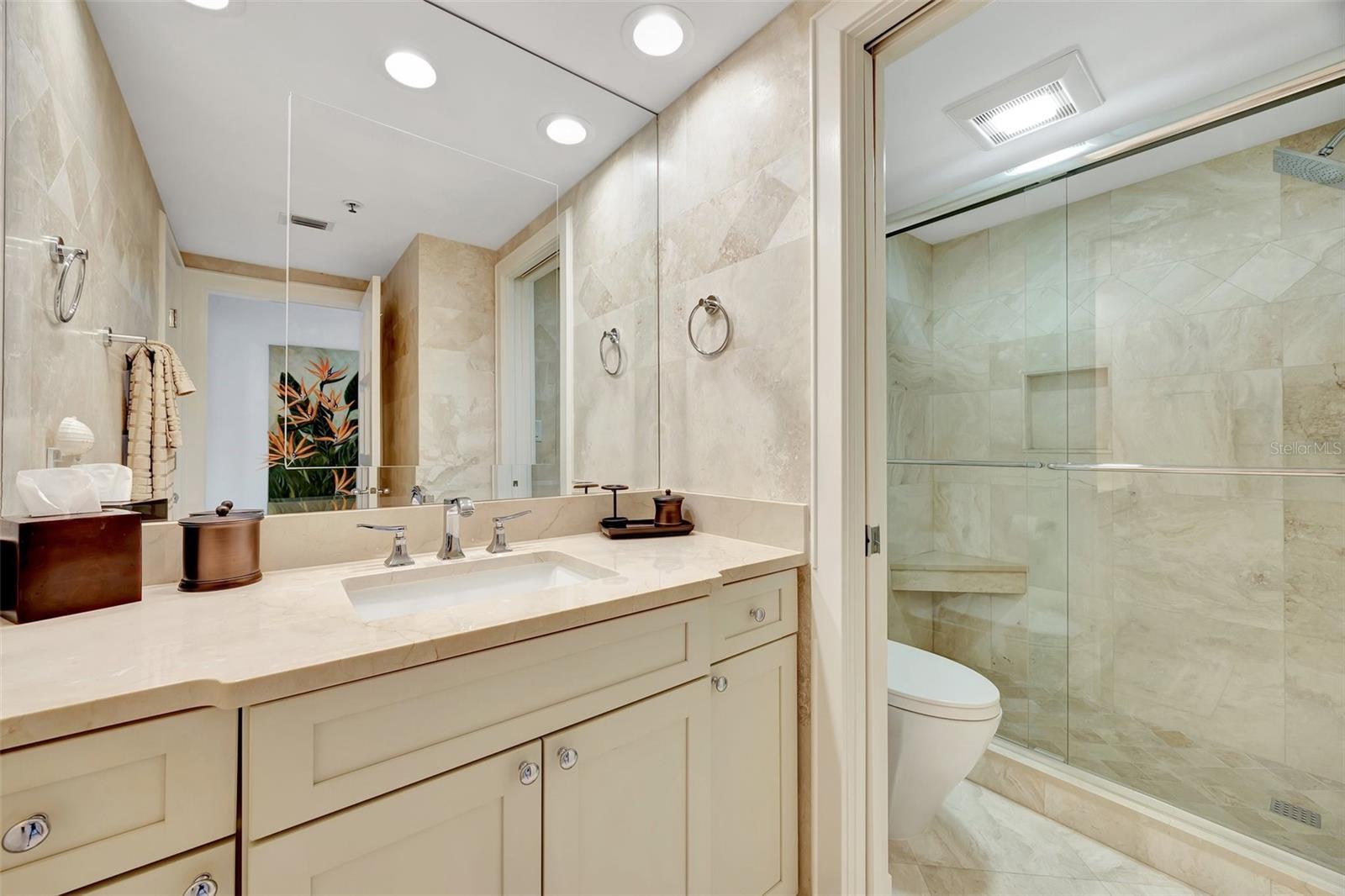 2450 HARBOURSIDE DR #233, LONGBOAT KEY, FL, 34228