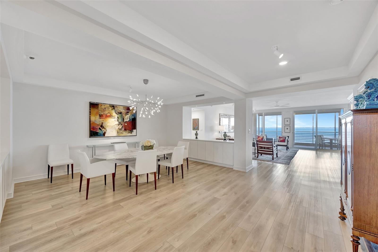 2450 HARBOURSIDE DR #233, LONGBOAT KEY, FL, 34228