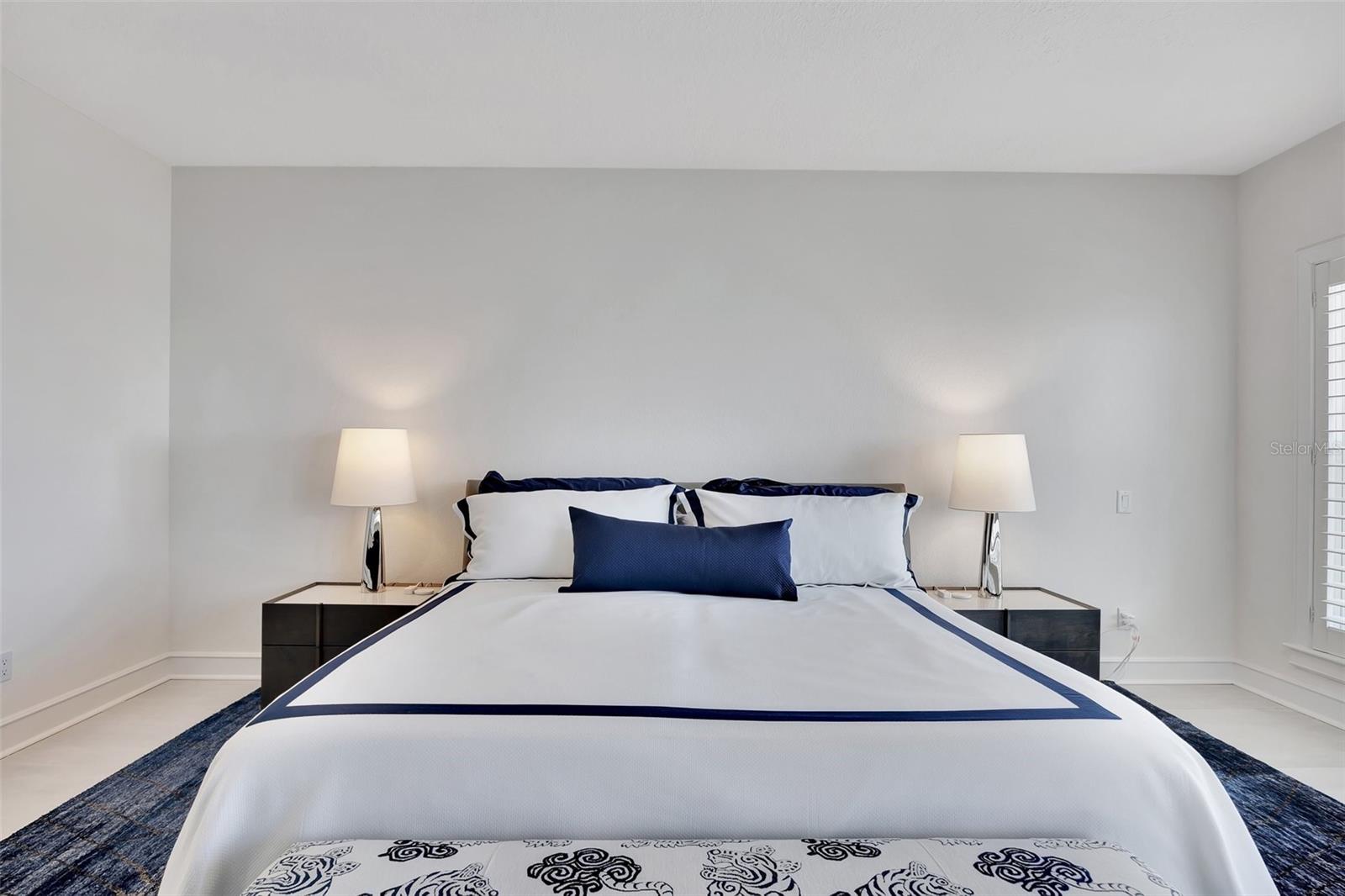 2450 HARBOURSIDE DR #233, LONGBOAT KEY, FL, 34228