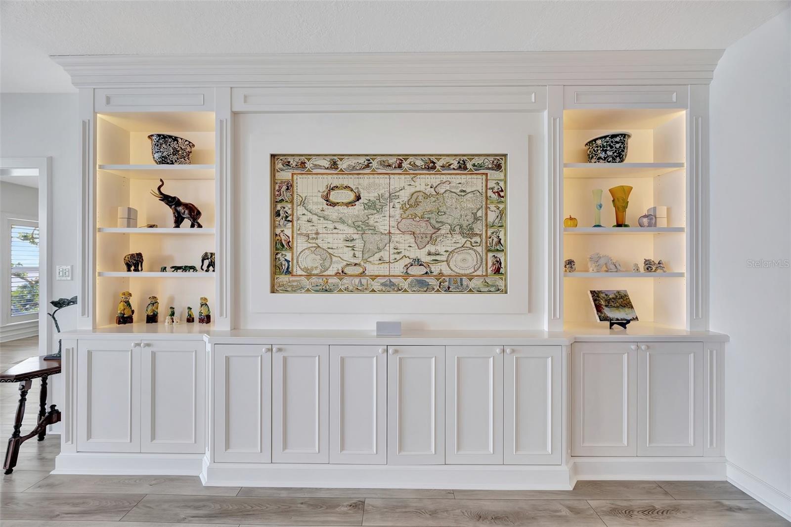 2450 HARBOURSIDE DR #233, LONGBOAT KEY, FL, 34228