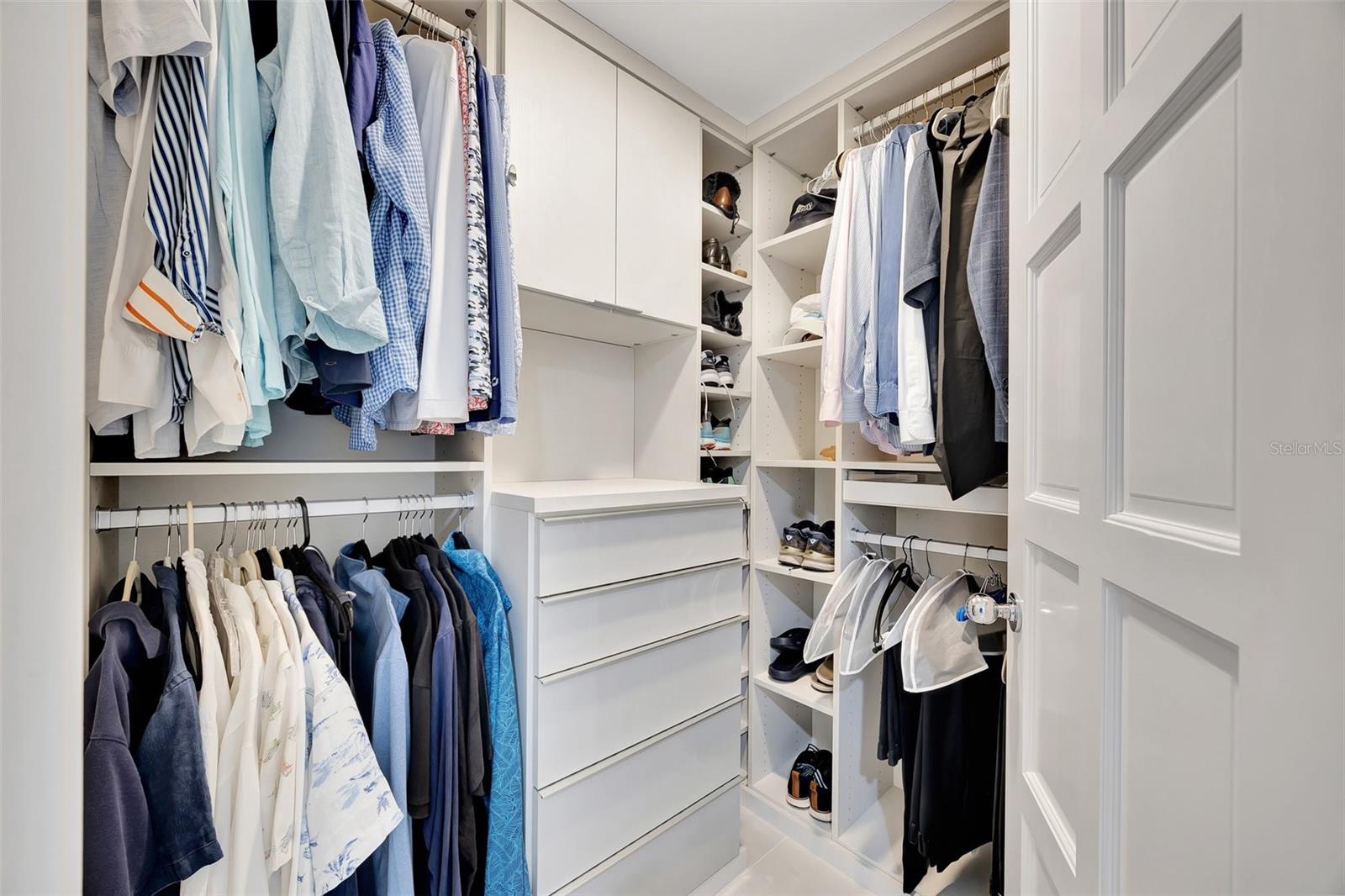 2450 HARBOURSIDE DR #233, LONGBOAT KEY, FL, 34228