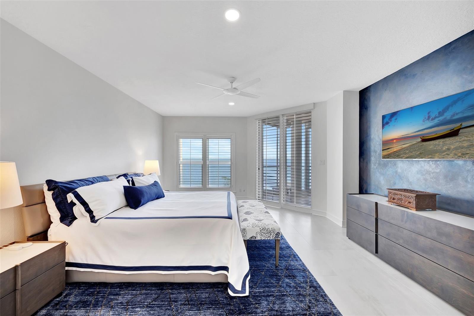 2450 HARBOURSIDE DR #233, LONGBOAT KEY, FL, 34228