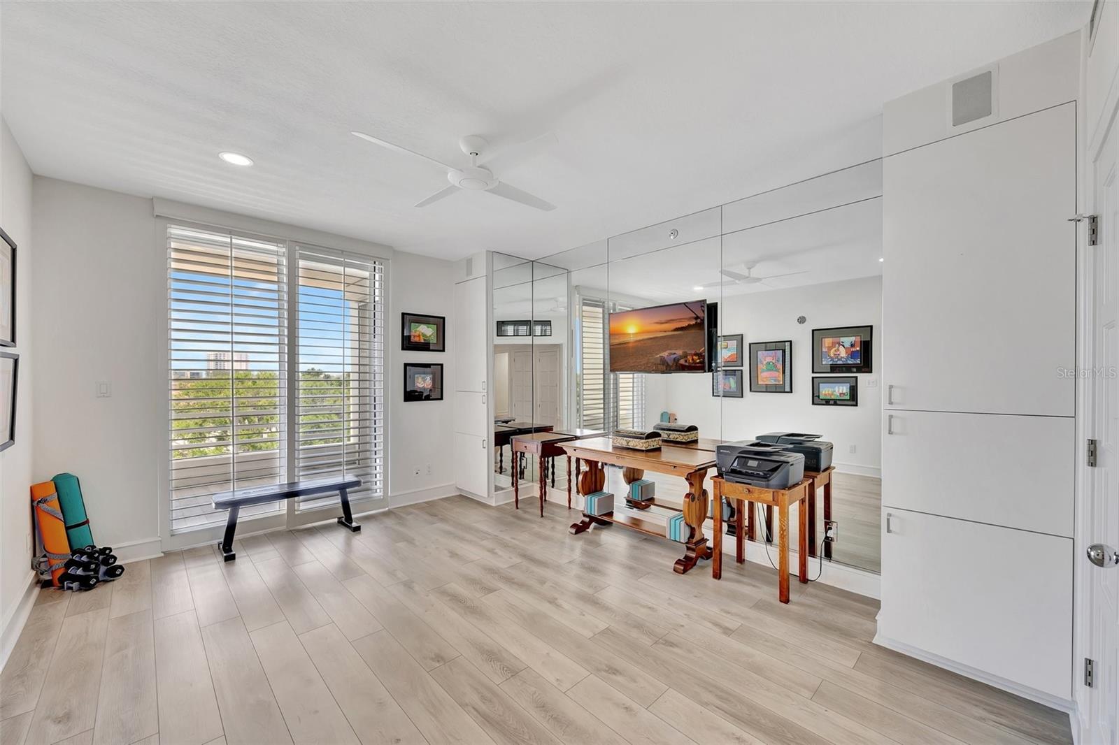 2450 HARBOURSIDE DR #233, LONGBOAT KEY, FL, 34228