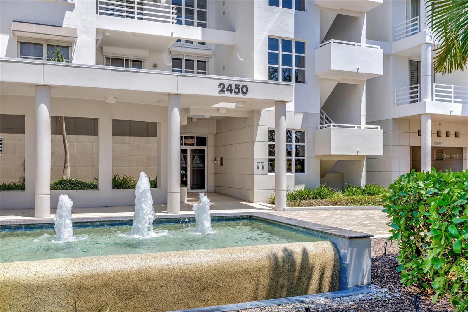 2450 HARBOURSIDE DR #233, LONGBOAT KEY, FL, 34228