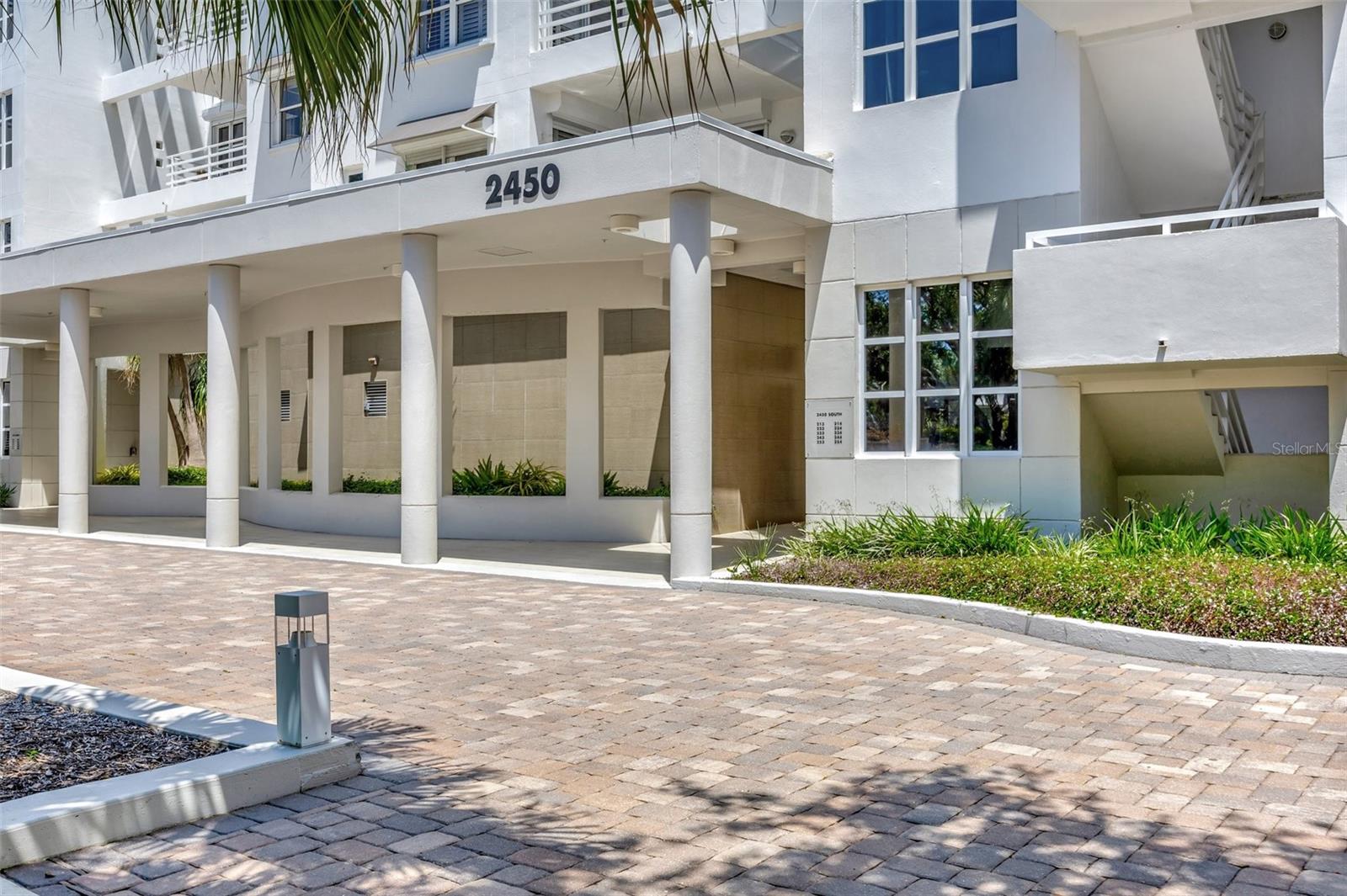 2450 HARBOURSIDE DR #233, LONGBOAT KEY, FL, 34228