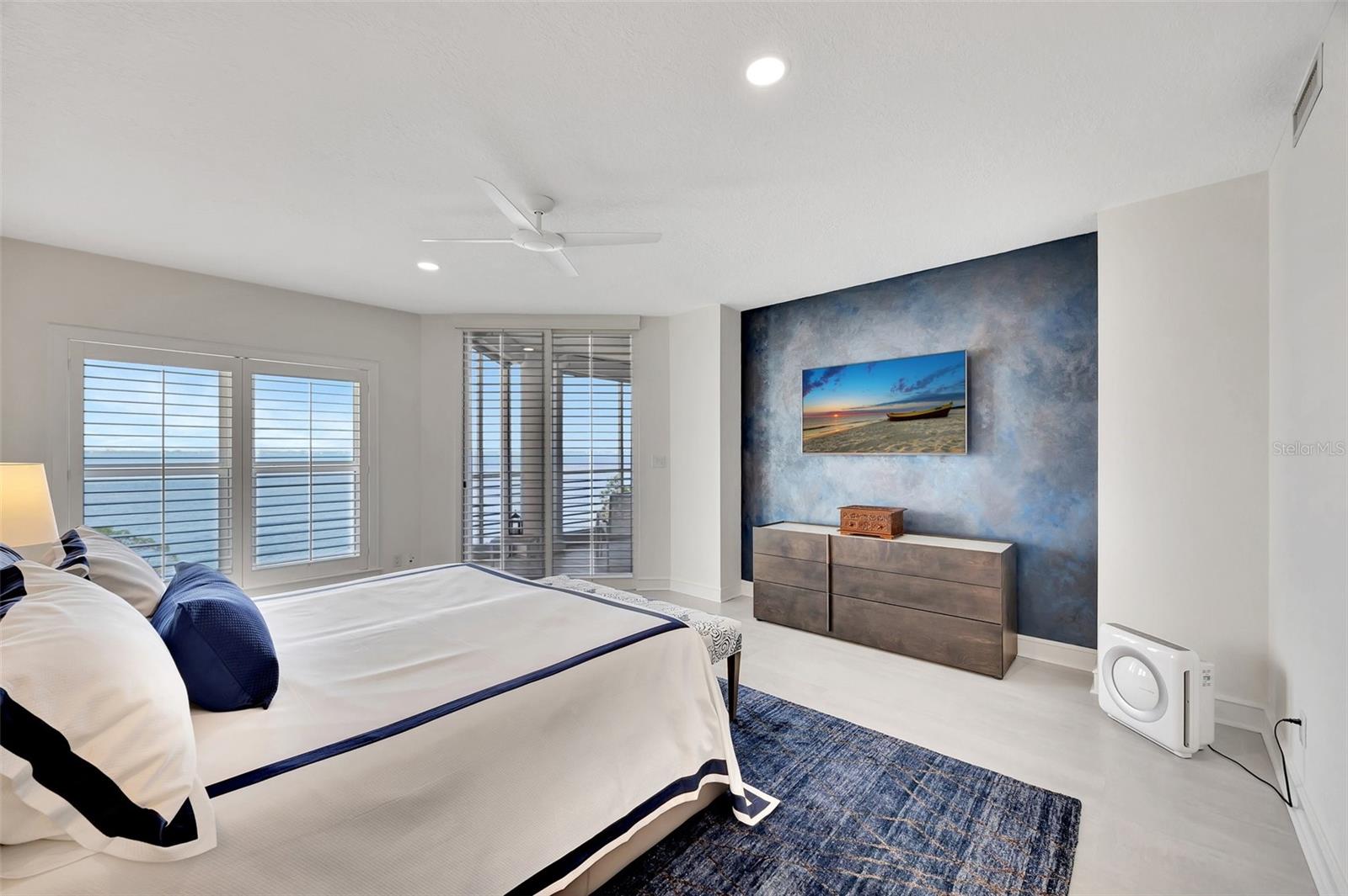 2450 HARBOURSIDE DR #233, LONGBOAT KEY, FL, 34228