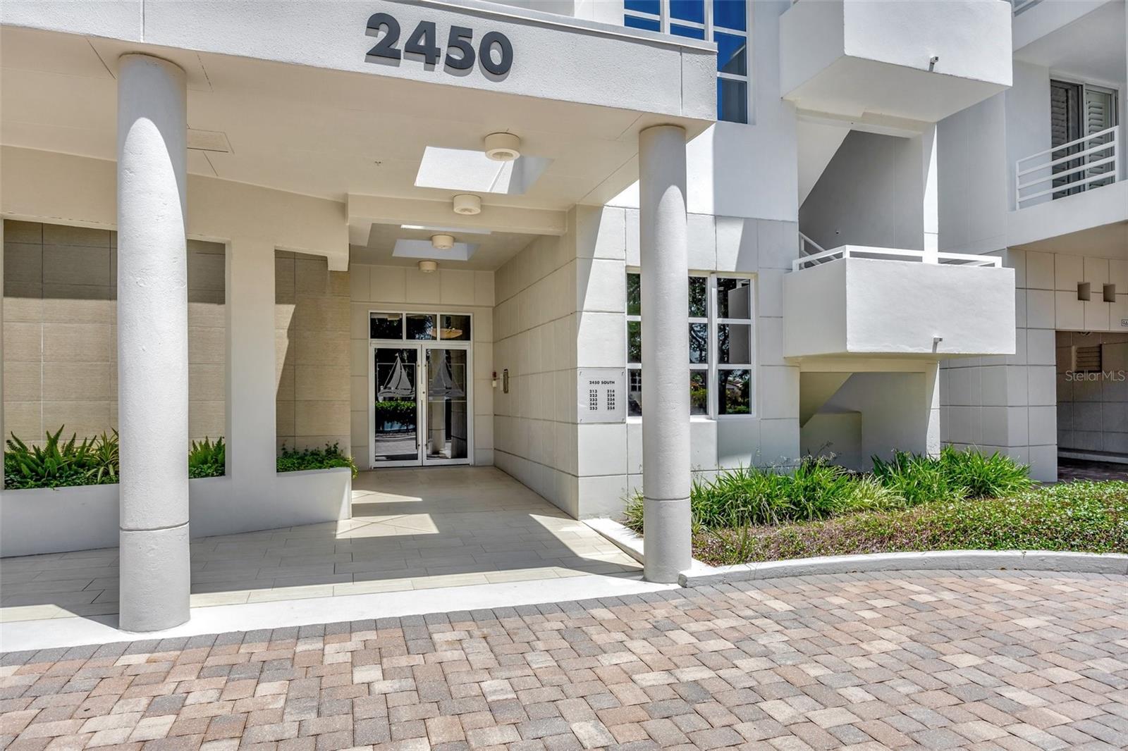 2450 HARBOURSIDE DR #233, LONGBOAT KEY, FL, 34228