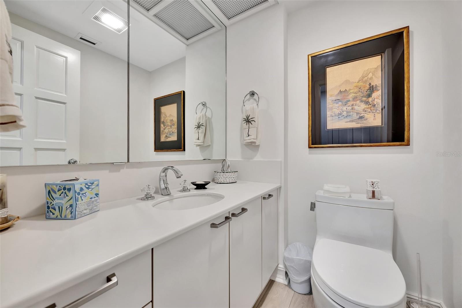 2450 HARBOURSIDE DR #233, LONGBOAT KEY, FL, 34228