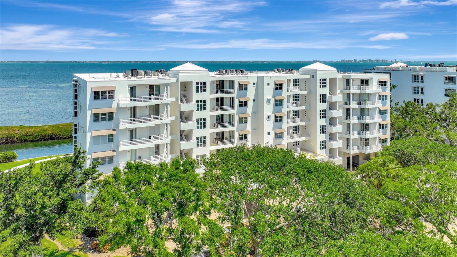 2450 HARBOURSIDE DR #233, LONGBOAT KEY, FL, 34228