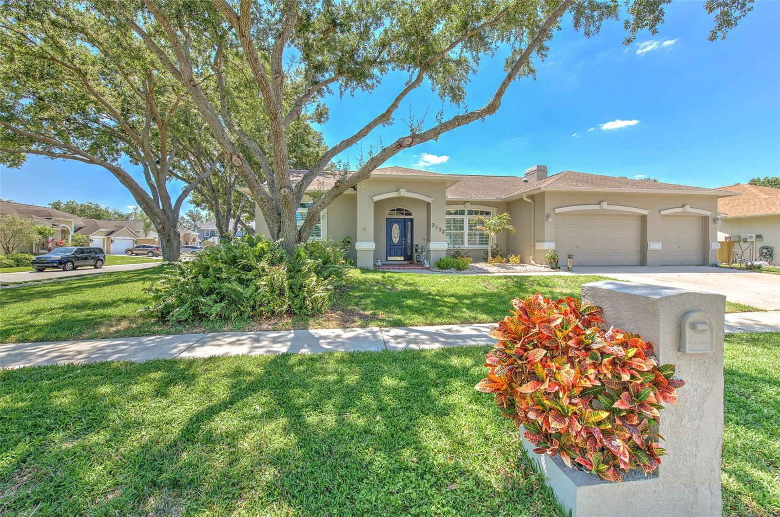 2113 GOLF MANOR BLVD, VALRICO, FL, 33596