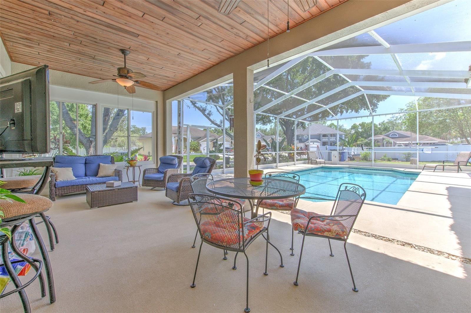 2113 GOLF MANOR BLVD, VALRICO, FL, 33596