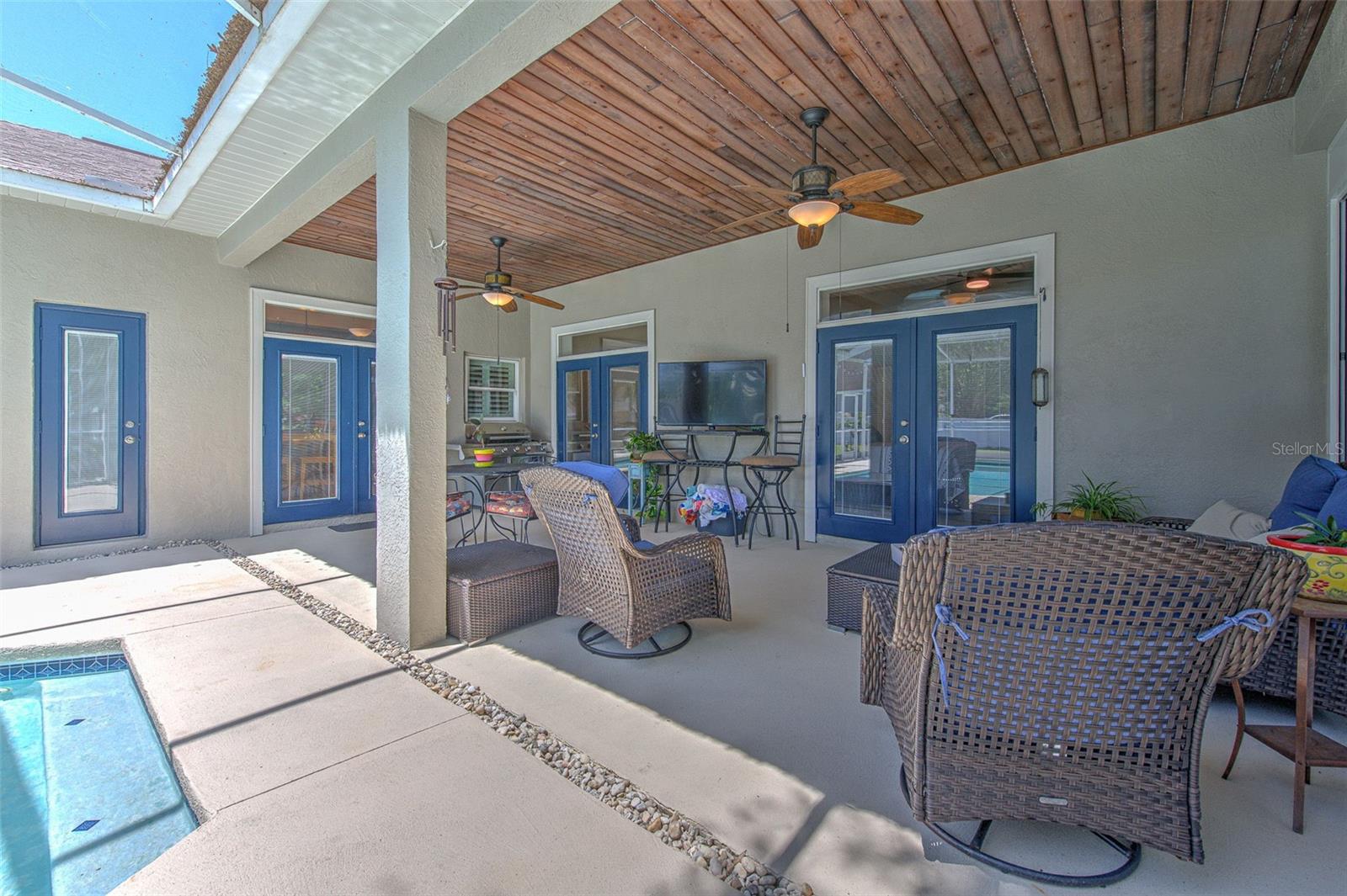 2113 GOLF MANOR BLVD, VALRICO, FL, 33596