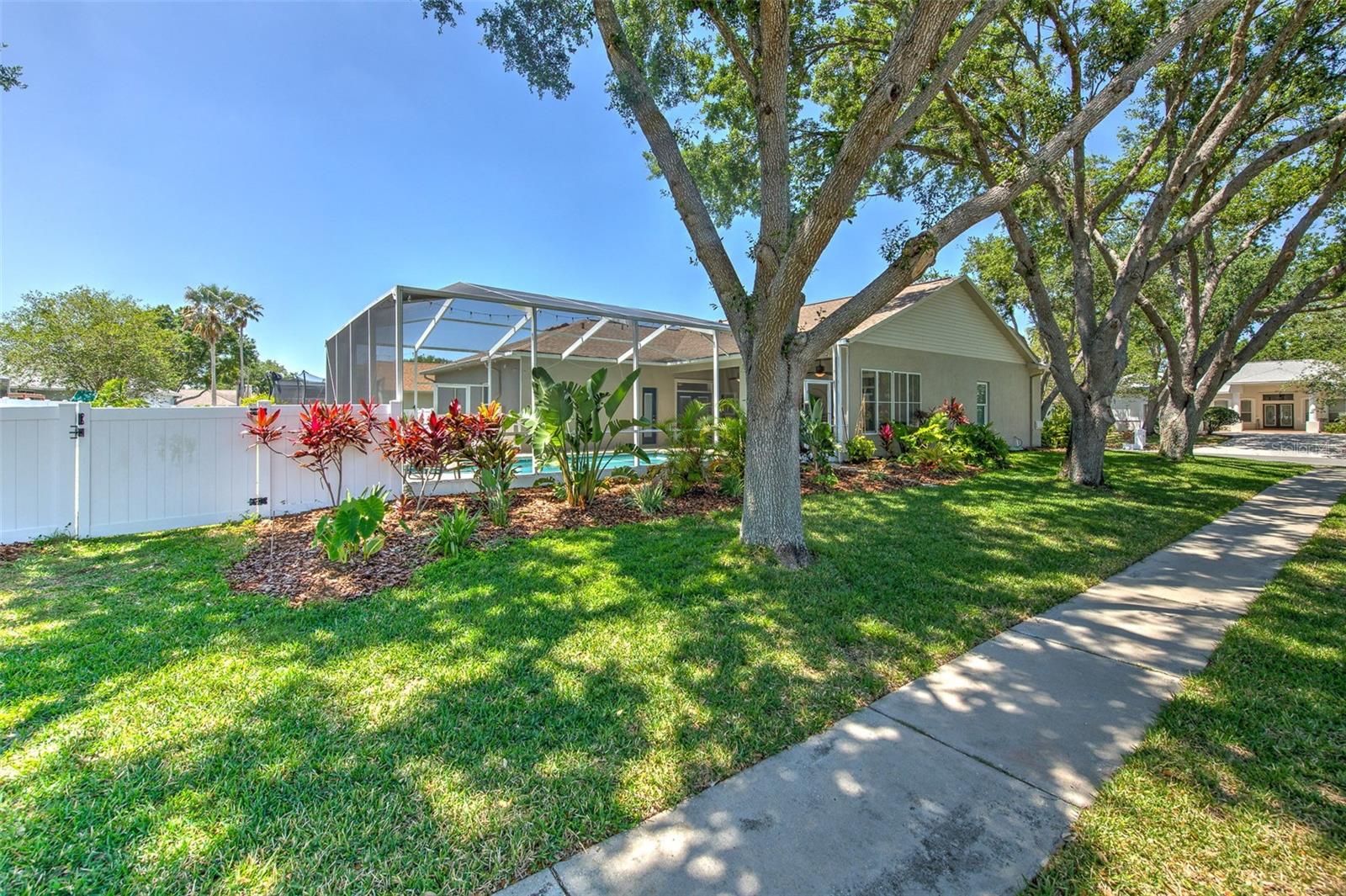 2113 GOLF MANOR BLVD, VALRICO, FL, 33596