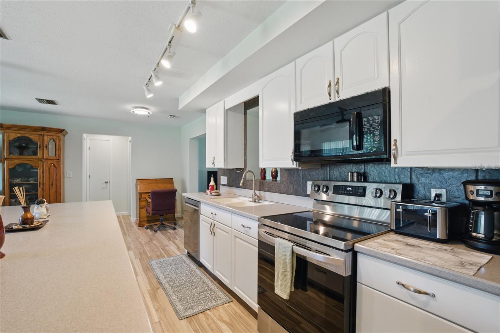 3260 PINETREE ST, PORT CHARLOTTE, FL, 33952