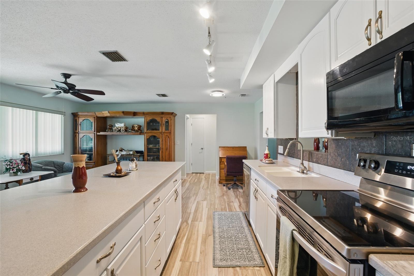 3260 PINETREE ST, PORT CHARLOTTE, FL, 33952