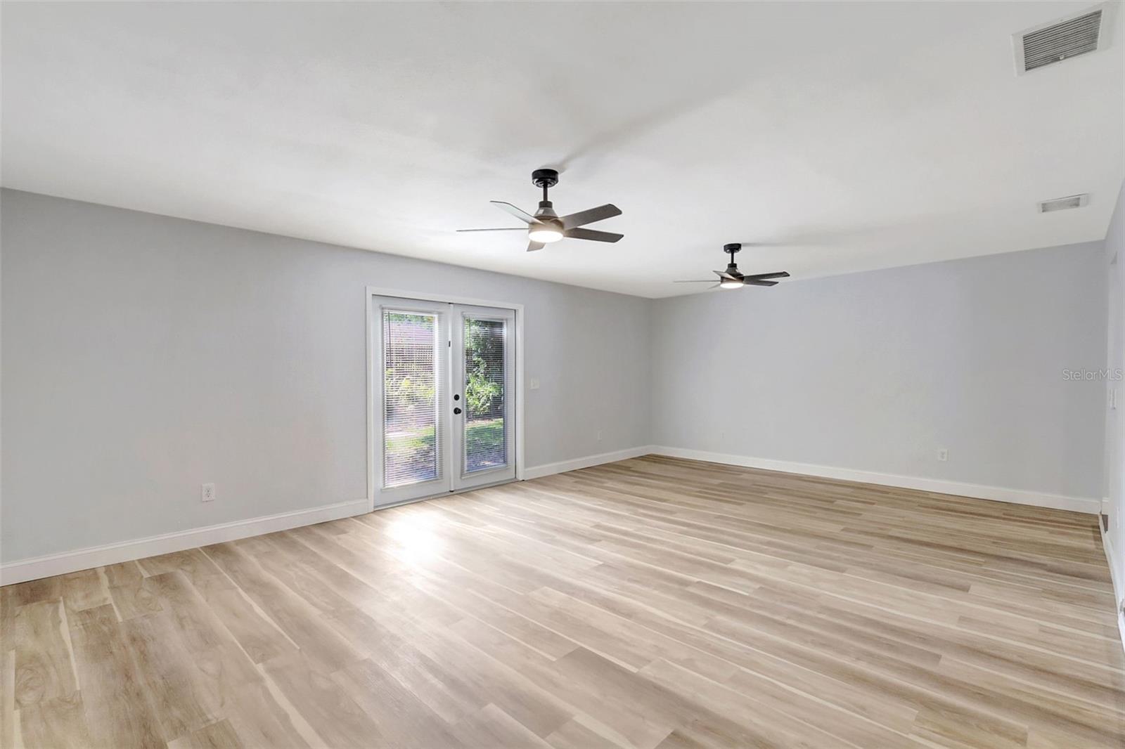 1024 APPLEWOOD DR, CLEARWATER, FL, 33759