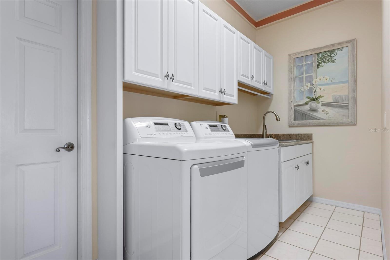 N6138449 Property Photo