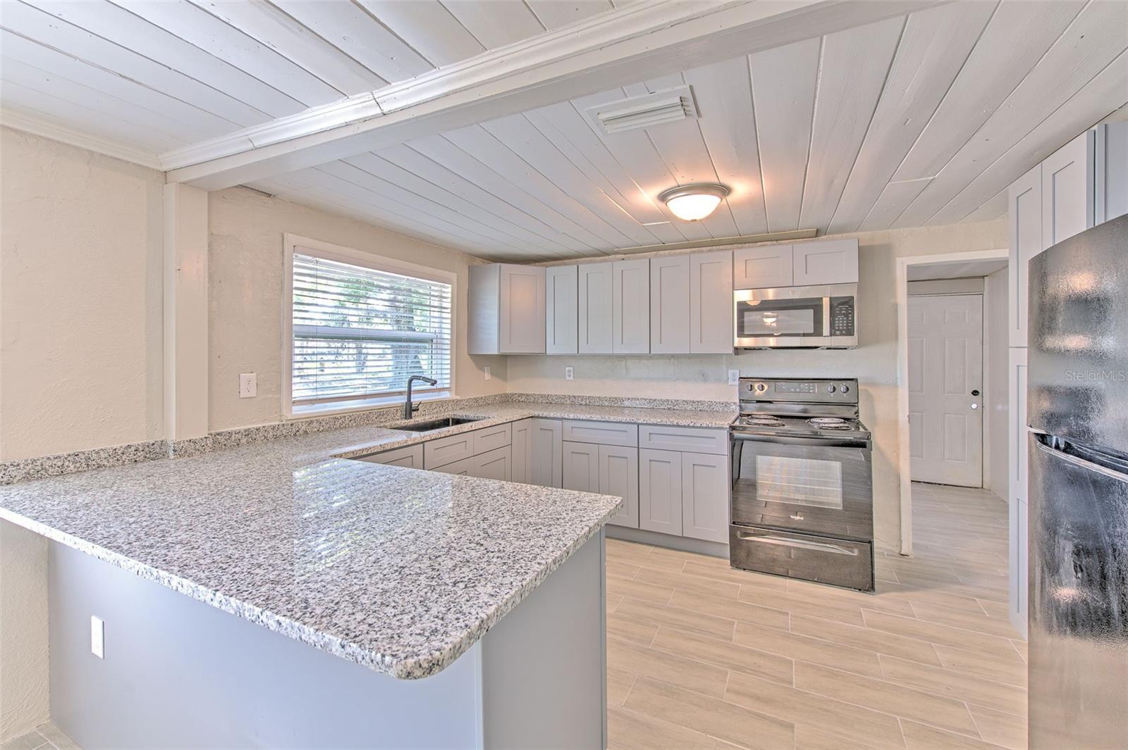 905 W BALL ST, PLANT CITY, FL, 33563