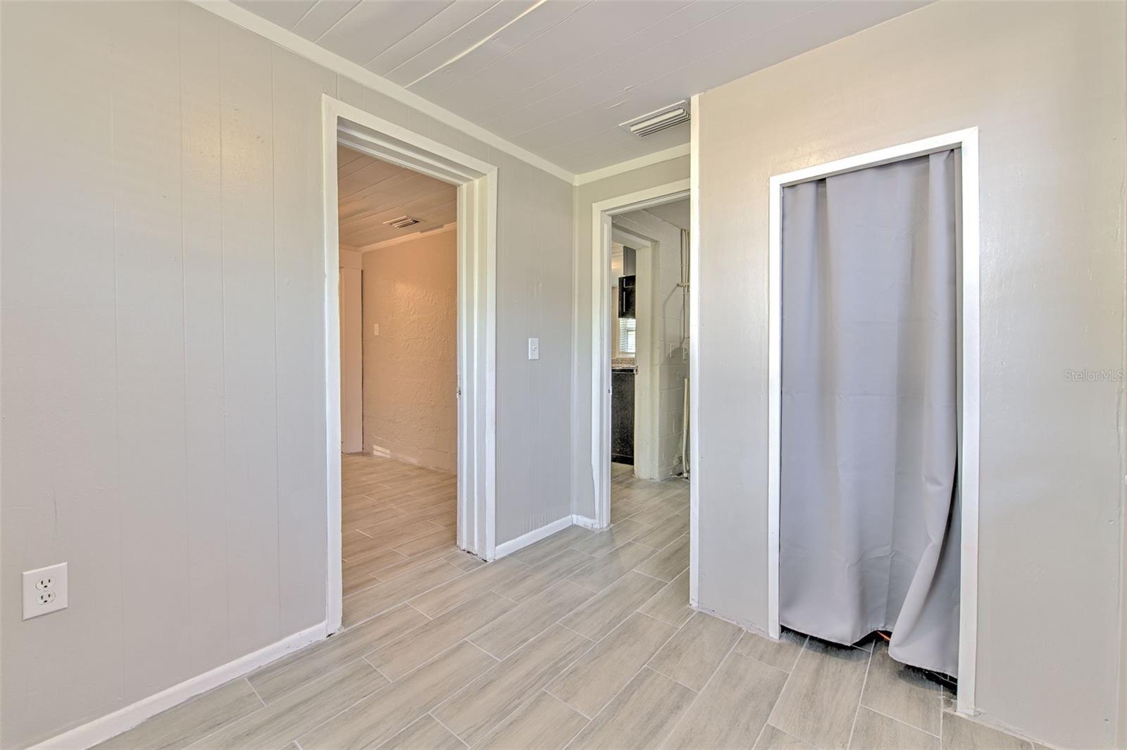 905 W BALL ST, PLANT CITY, FL, 33563