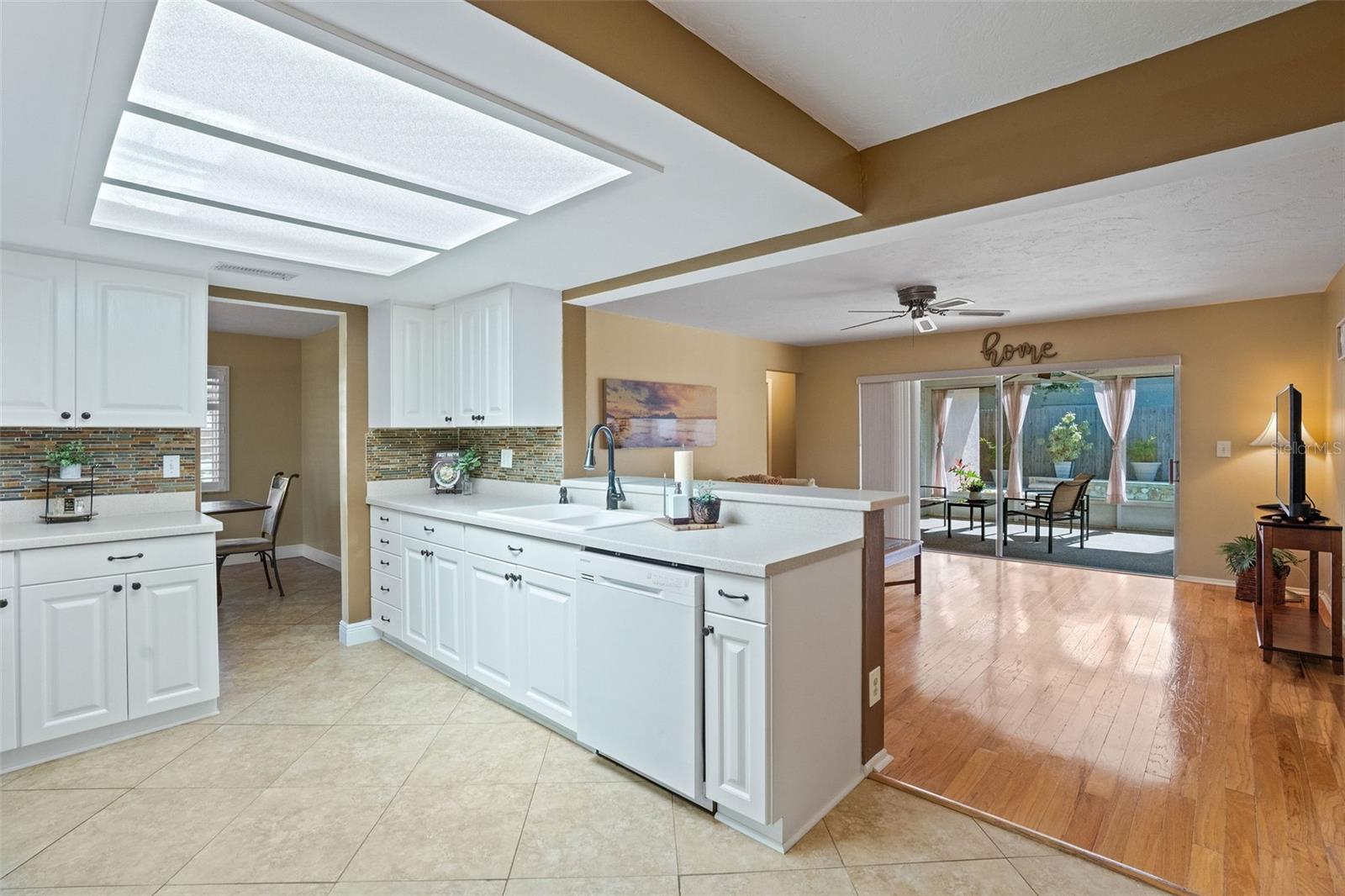 8763 MATTHEW ST, SEMINOLE, FL, 33772