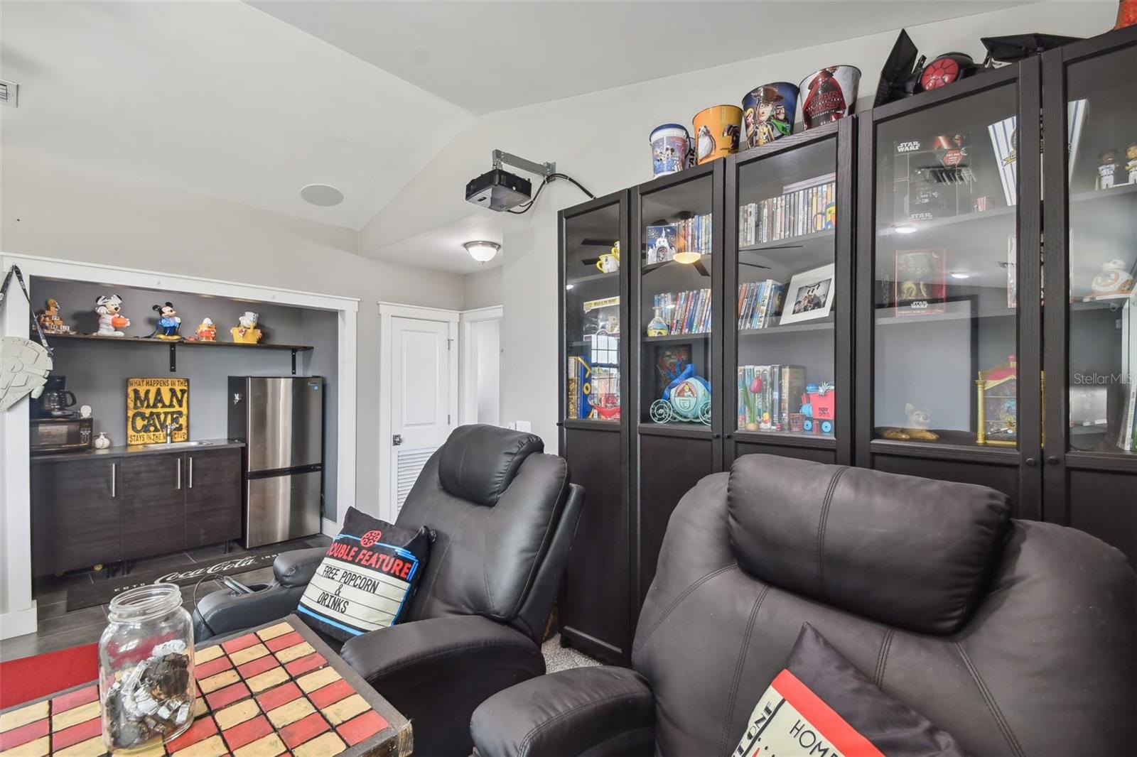 2704 W MAIN ST, TAMPA, FL, 33607