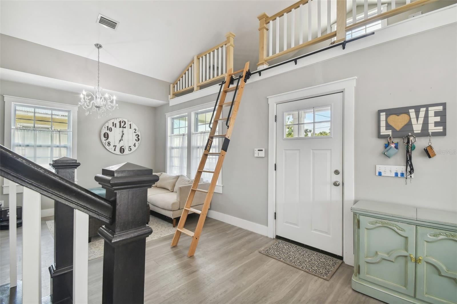 2704 W MAIN ST, TAMPA, FL, 33607