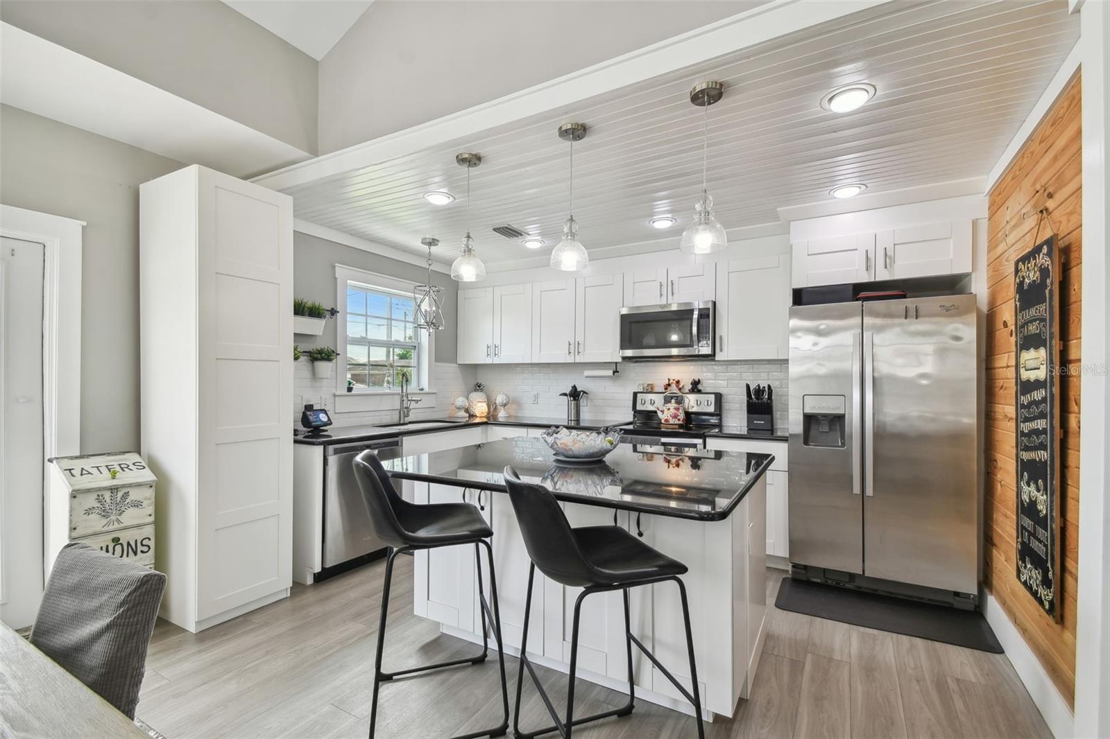 2704 W MAIN ST, TAMPA, FL, 33607