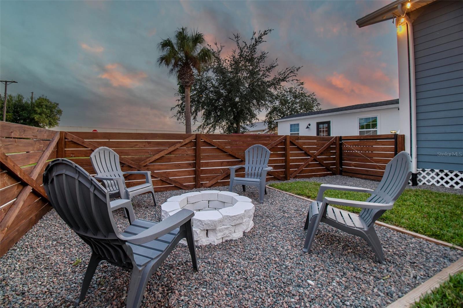 2704 W MAIN ST, TAMPA, FL, 33607