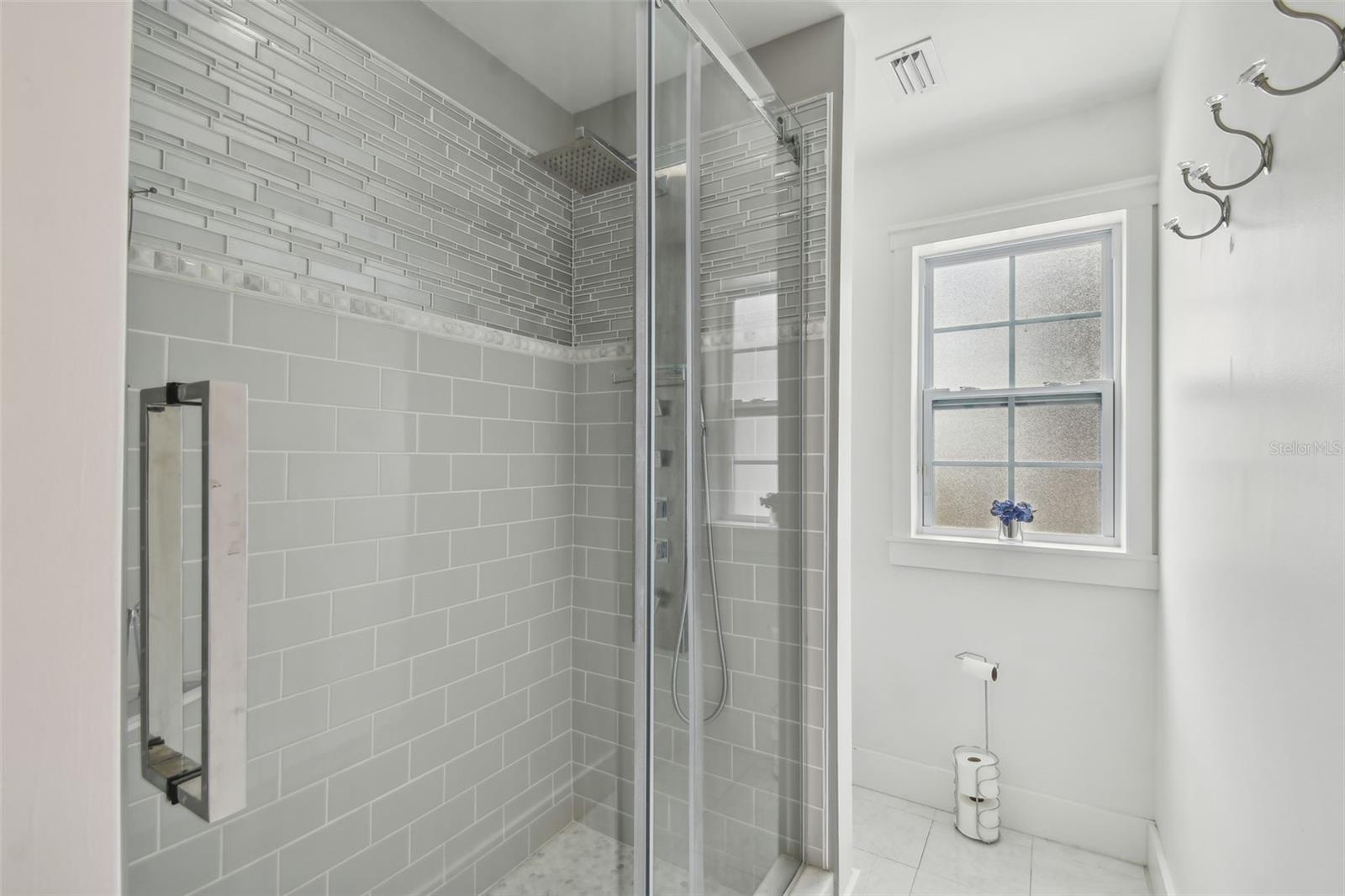 2704 W MAIN ST, TAMPA, FL, 33607