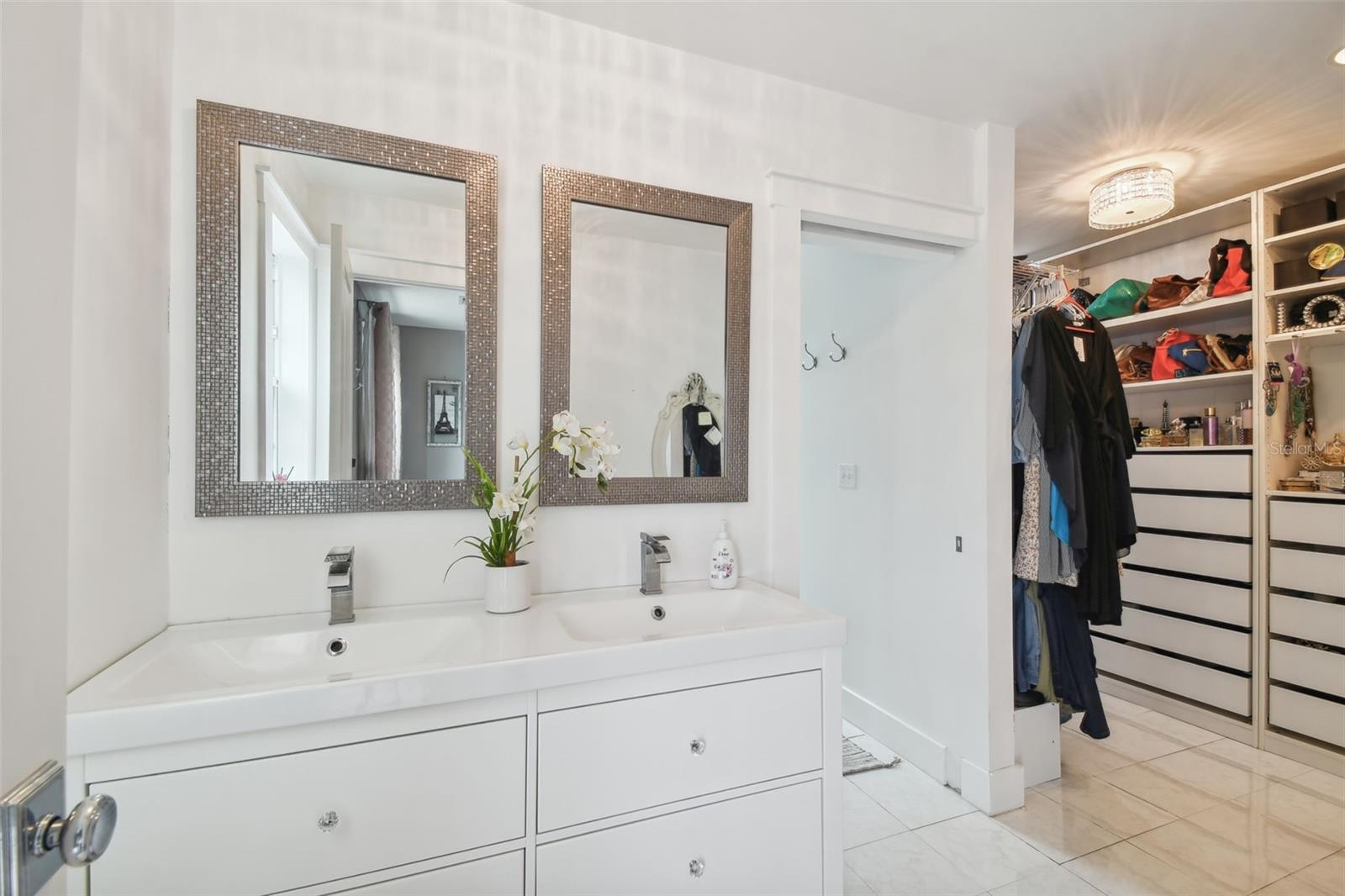 2704 W MAIN ST, TAMPA, FL, 33607