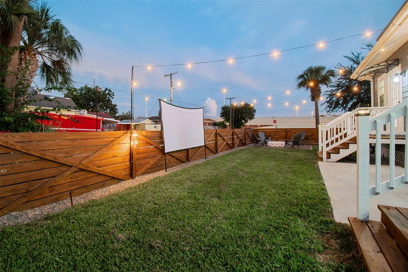 2704 W MAIN ST, TAMPA, FL, 33607