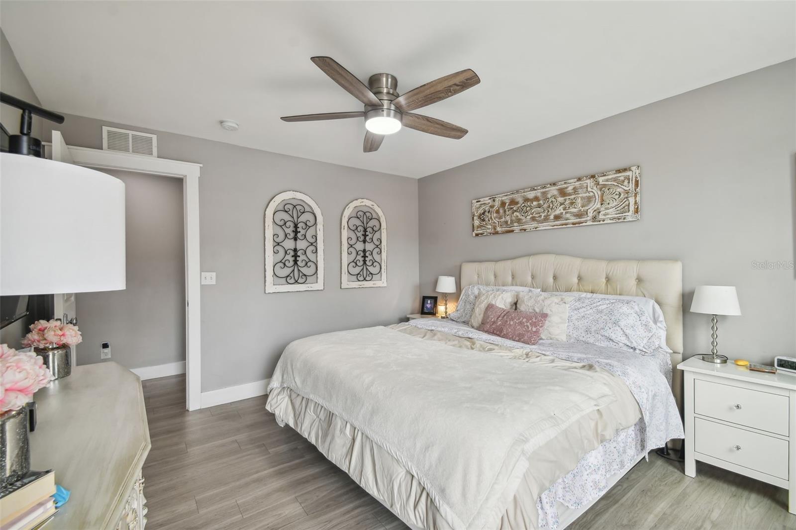 2704 W MAIN ST, TAMPA, FL, 33607