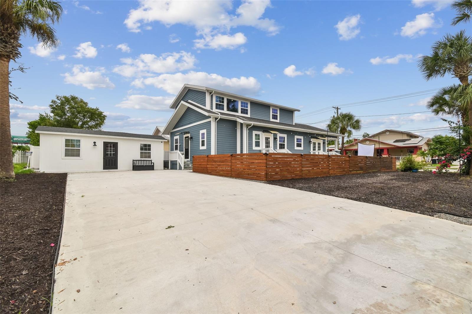 2704 W MAIN ST, TAMPA, FL, 33607