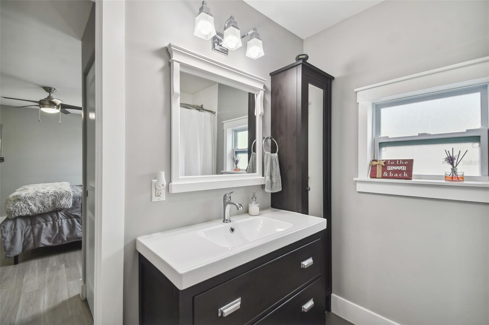 2704 W MAIN ST, TAMPA, FL, 33607