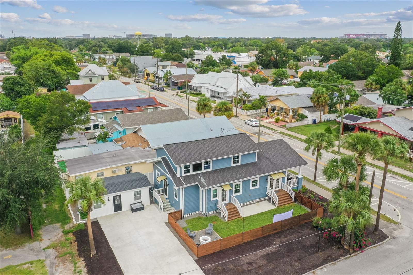 2704 W MAIN ST, TAMPA, FL, 33607