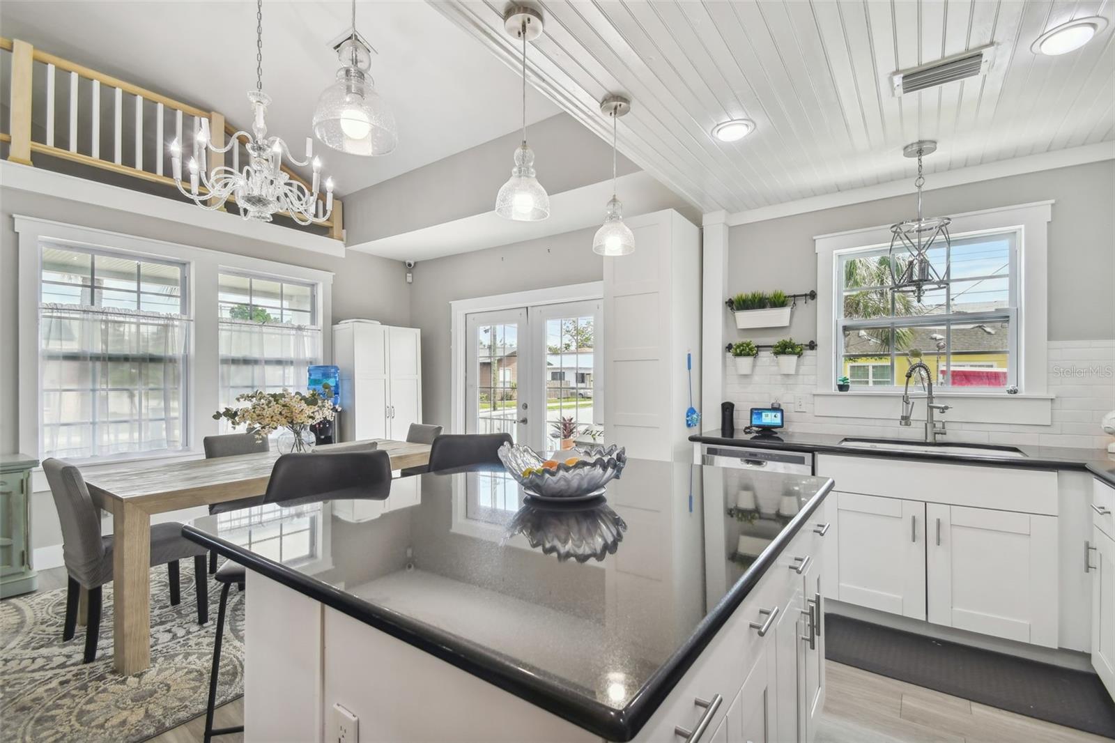 2704 W MAIN ST, TAMPA, FL, 33607