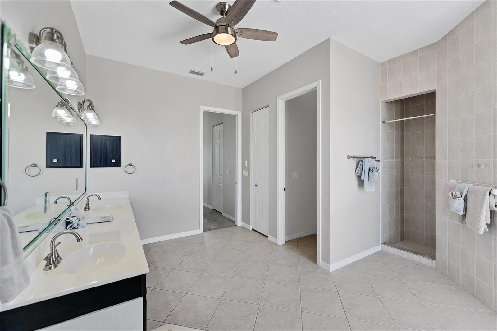 39 FAIRWAY RD, ROTONDA WEST, FL, 33947