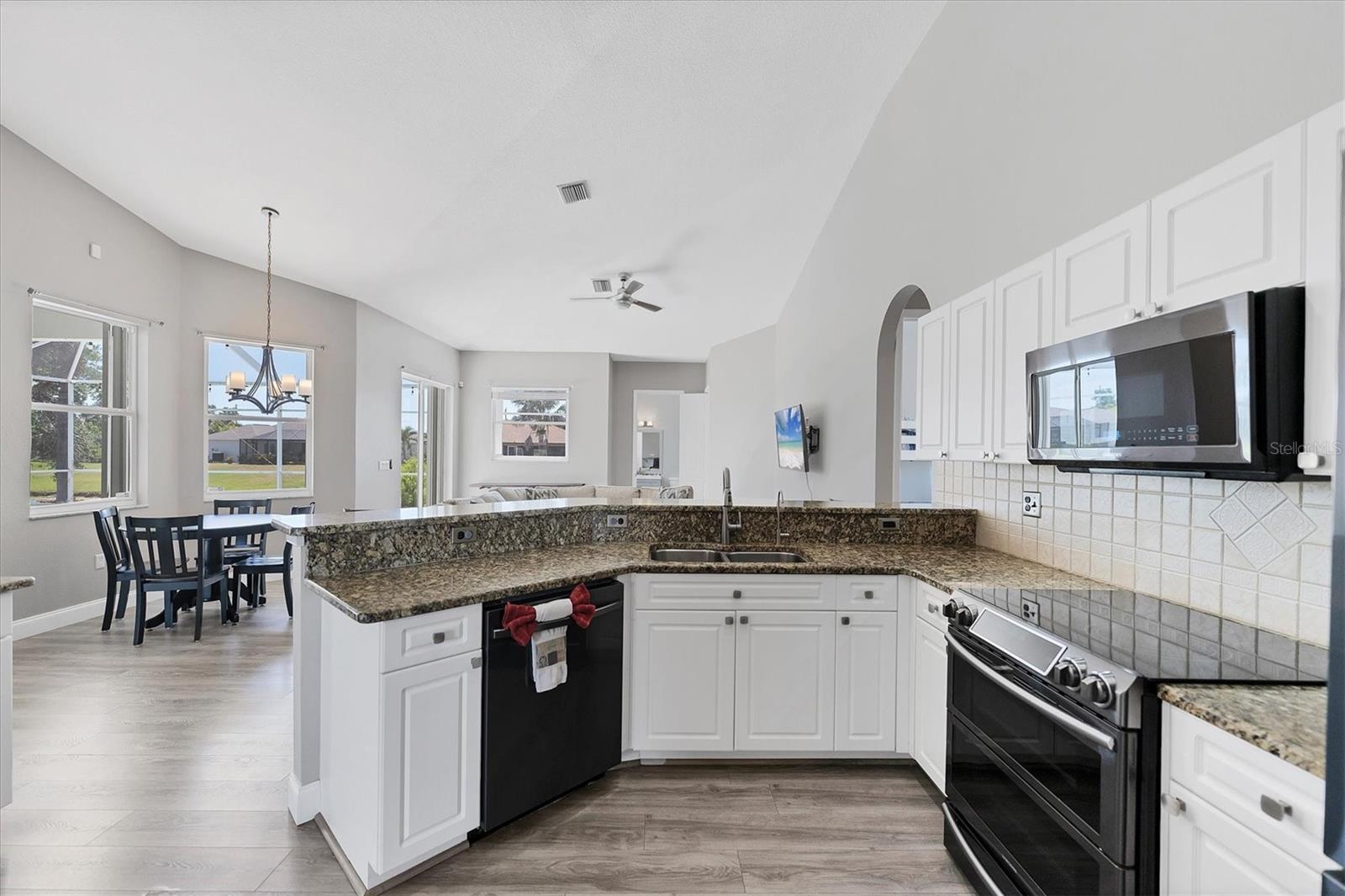 39 FAIRWAY RD, ROTONDA WEST, FL, 33947